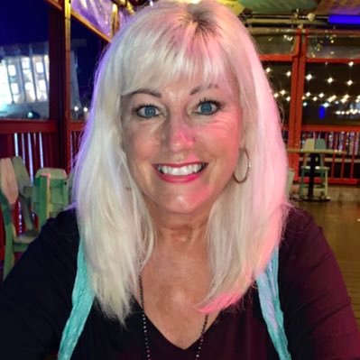 💋 Self-Care Coach 🧘♀️Girlfriend Connector 👩❤️💋👩Viva Divas Sisterhood Organizer 🎨Art Therapy 🏡Enchanted Retreat🌿DoTerra Wellness Advocate