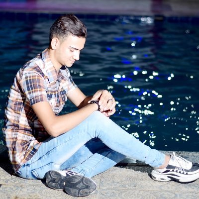 ApramThrwat's profile picture. 