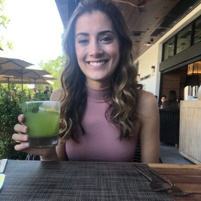 AlexMMak's profile picture. Marist College studying Finance and Public Relations