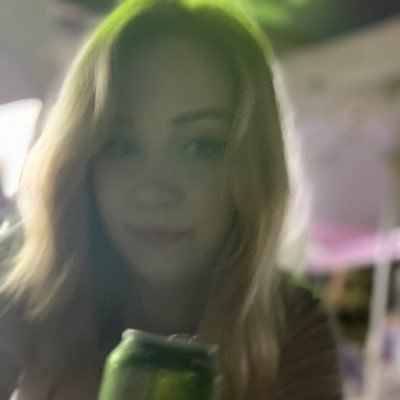 froggscontent's profile picture. she/her | 24 | INTJ