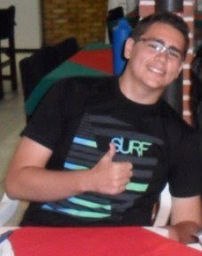 Mágico, Stand up Comedian e estudante,entre outras coisas que não dão dinheiro,além de ser um dos pocuos da legião do UBUNTU(OU QUALQUER LINUX)