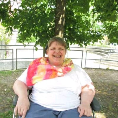 julesju44351904's profile picture. 