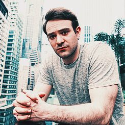 This is the official fansite account for CHARLIE COX ONLINE @ https://t.co/fpnD9wuvtY. We are NOT Charlie. #CharlieCox #Daredevil #MattMurdock #TheDefenders #Kin