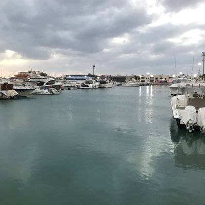 اطلب رضا الله واترك الناس يرضيك . وتمشي لـك الدنيـا علـى ماتمنـّا