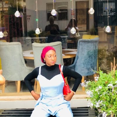 zayynab__'s profile picture. 🇳🇬 @ChelseaFC💪🏻 I’m a Muslim🧕🏻 and I love reading 📖(Novels)