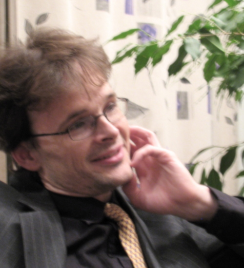 jonhalvor's profile picture. Spiller fagott i operaen. Tenker på kulturpolitikk og andre verdensproblemer. Øst-Sør-lending med en fot i Argentina og fortid i Tyskland og Spania.