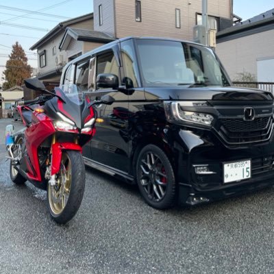 N-BOXカスタムEXターボ無限仕様乗ってます。 京都に住んでますが、名古屋で仕事しています。CB250R乗っているリターンライダーです🏍 9月にZX-4RSEに乗り換えました。CBは息子が乗ってます。