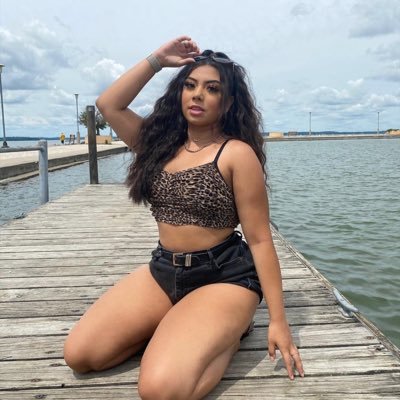 urslutcam's profile picture. 19 (: