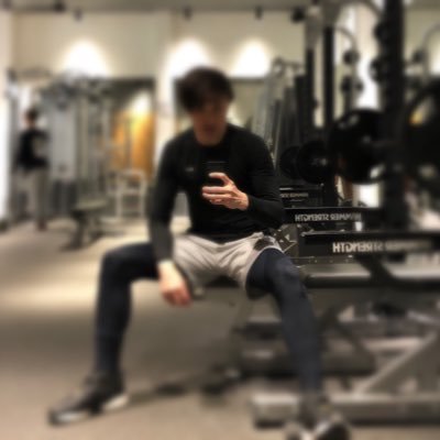 ダイエット2021/4月再開スタート 2019年101→2020年77kg→84kg 目標は体重77kg 体脂肪率12％ 楽しい仲間と繋がりたい 忙しいことを理由にしない 日々の積み重ねが大きな差となる 年齢は見た目通り 身長高め 特技は寝ること