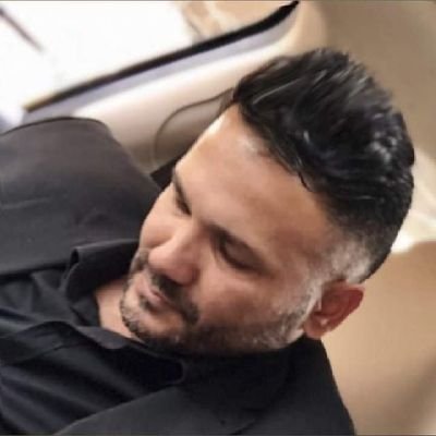 مبرومٌ على نفسهِ كجذعِ شجرةٍ قديمةٍ هتكتها الزوابع!