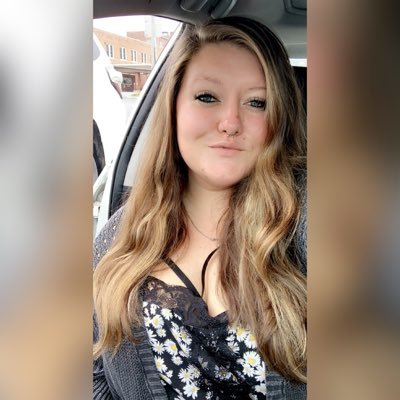 “She wore a smile, like a loaded gun” 🌻💕