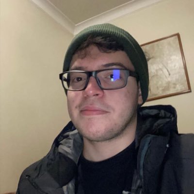 Um futuro desenvolvedor de jogos e faz tudo em audiovisual e storytelling | A future GameDev and audiovisual and storytelling handyman Ele/Dele | He/His