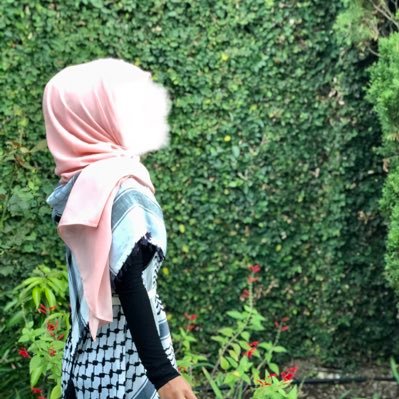 zainabnotzainub's profile picture. قدر الله وماشاء فعل