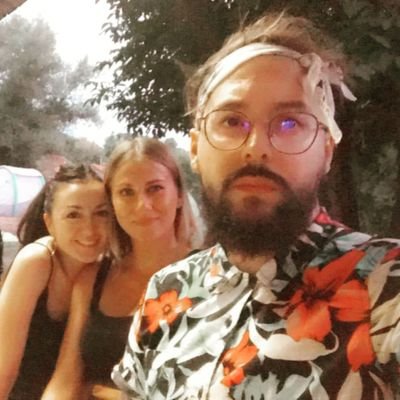 32.

Luxembourg. 

Simracer for @manitiracing on iRacing.

Twitch affiliate @maniti_kevin