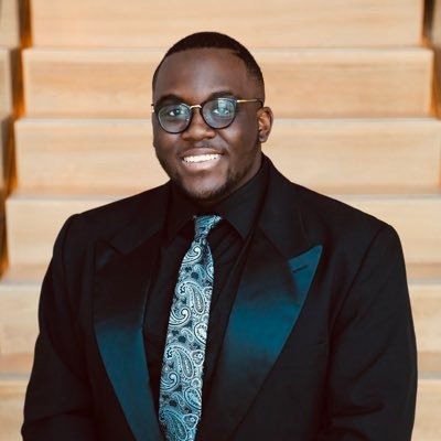 @uottawa Communication & Political science alum | former @aeeccsa President | Digital Communication Officer @acfoacaf | Mes opinions sont les miennes | He/Him