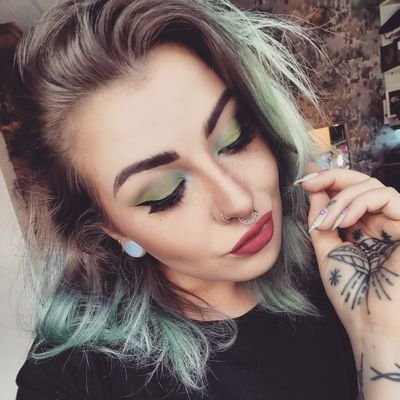 RuhJub's profile picture. All painted up like trash...
🌸👽