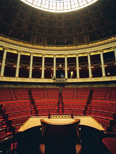 #DirectAN #DirectSenat Veille parlementaire et actualité politique sous le prisme de l'Assemblée et du Sénat. Par @S_Tronche.