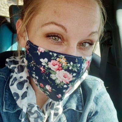 danapearl86's profile picture. Kansas farm girl turned #SuburbanHousewife 🌻✌🏼💐💙📚 
Not your typical liberal. Disillusioned with America... once you see it you'll never unsee it.