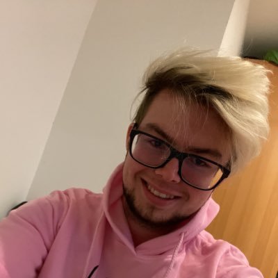 JS/TS Dev • Wannabe Webdesigner • Frontend lover • most introverted person on the planet