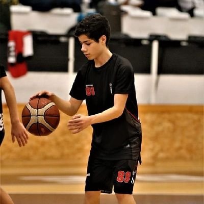 Ninguém vai dar por mim aqui, por isso esta bio não serve para nada!!
🏀🏀🏀🏀