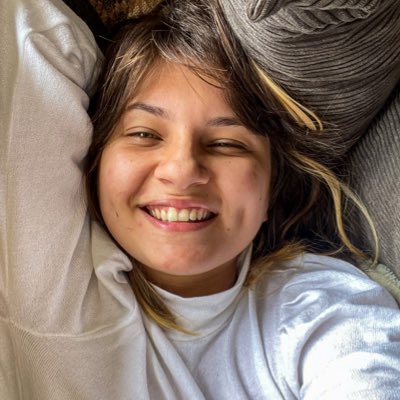 Bolsista na PUC SP. Protagonista no filme Espero Tua (Re)volta, disponível na Globoplay. Presidenta da UJS SP. Corintiana. 🇧🇷 ♀️☭