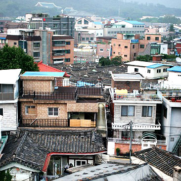 서촌주거공간연구회 西村住居空間硏究會 Seochon Neighborhood Society (공동대표 장민수, 최문용) 공식 트위터 / 마을만들기 이전에 마을알기를 통해 마을을 지키고 가꾸고자 공부하고 실천하는 서촌 사람들의 모임입니다. 이웃 여러분, 함께 해요~!