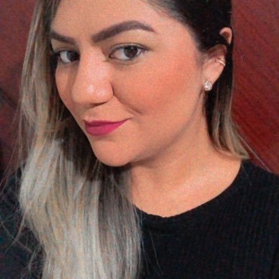 ElisangelaPaiv_'s profile picture. Advogada.