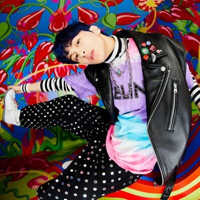 kpop group's addict || mulfand || Indonesia š®š©
mostly use Indonesia & english
i love c-pop , j-pop and z-pop too
bxg shipper
IG : @loveisoclock
