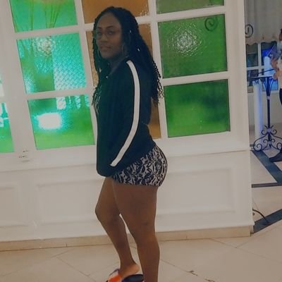 shaenik's profile picture. 