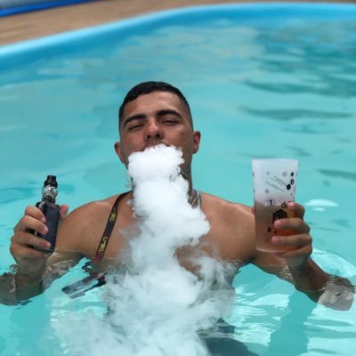 Robertojose001's profile picture. 