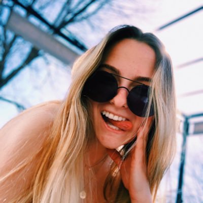 ashleyravestein's profile picture. 