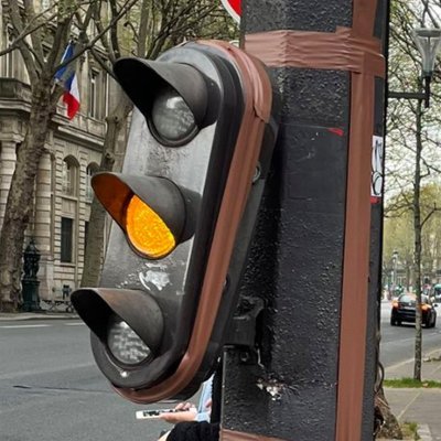 De la plus belle ville du monde à une poubelle vile et immonde. Parcours en images d'une déchéance. #SaccageParis