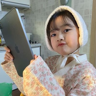 iyasssssssss's profile picture. Love everyone wants it, but only a few are willing to show love, especially when it isn't easy to be loving