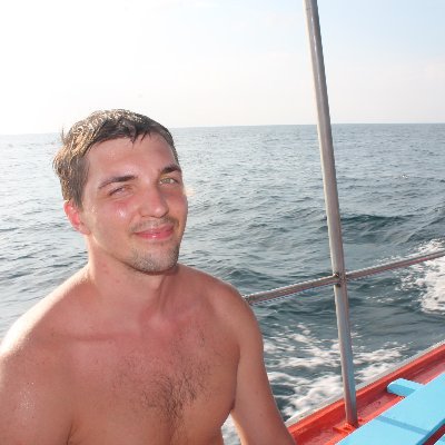 SheSheMack's profile picture. Cначала думаешь, что никогда не полюбишь, а потом в твоей жизни появляется он... Кот.