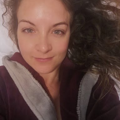 Je suis une femme tout d'abord sérieuse sincère et véridique aussi et ensuite je suis une femme attentionnée gentille généreuse sympa cool ouverte a toute discu