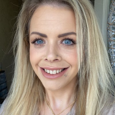 niamhi's profile picture. She/Her | 🏳️‍🌈 | @nstepie Dev Coordinator l Former @theUSI VP Welfare, VP South & @MTUSU_kerry l insta niamhii | Loves a good protest | Views are my own.☕️