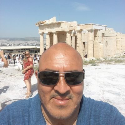 RafaelR01850103's profile picture. Curieux et passionné.... j'aime les gens intelligents et je méprise les autres.