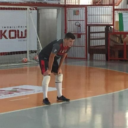 Goleiro Profissional,
Empresário,
18 anos,
de Horizontina,
GREMISTA 🇪🇪!!!