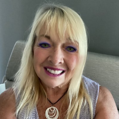 JulieKeairns's profile picture. 