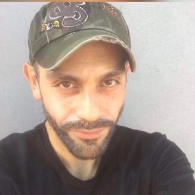 Cuento-Ficción-Mezcla realidad cruda se entrelaza violencia cotidiana, pasión, manifestaciones urbanas, crítica social y amor al universo.