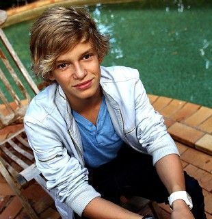Justin Bieber + Cody Simpson = THE DEFINITION OF AMAZING!!!! Cody Simpson, Greyson Chance, Christian Beadles and Ernie Halter follow me!