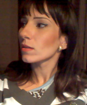 Maquiadora Profissional, Produtora de Moda e blogueira.