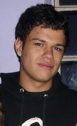 Cada dia é uma chance pra ser melhor que ontem ! 
               digo.rivarolly@hotmail.com