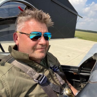 Freelance Sound Supervisor in TV with a pilots license,a good curry knowledge and the ability to choose good wines ! All tweets are my personal thoughts .