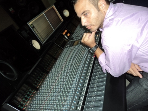 Produtor Musical , Arranjador  Contato : : 011 - 8291-3645 msn : maestroeduardogomes@hotmail.com