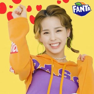 NiziU01375541's profile picture. NiziUマコちゃん推しです❤️努力家で筋トレ毎日してるマコちゃん尊敬&最高〜！！ 仕事で疲れた日にもhappyをくれるNiziUをみんなで応援したい✨ 一児の母でもあります！W会員！マコリオマヤリクアヤカマユカリマミイヒニナ✨無言フォロー大歓迎&します！ライブも一人参戦ばかりなので、WithU仲間欲しいです❤️