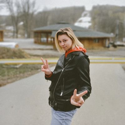Взаимная,мои сладкие
°20 лет
°прокрастинатор со стажем
°старуха истеричка° иногда твичу что-то интересное °
☆inst:_sshaiko_ ☆