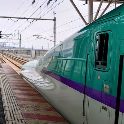 お立ち寄りくださりありがとうございます。
鉄道、北海道、東北、関西、風景写真、音楽が好きです。
現在、低頻度にて投稿中です。
「エスラピ本日の一枚」「#エスラピ旅の記録」「ライブのご紹介」のいずれも、投稿は不定期です。