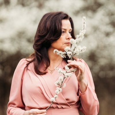 JudithArendsen2's profile picture. Wegwijzer/Mentor/Inspirator/Transformationeel leiderschap/Holistisch leven/ERVARING door DOEN/Leef het leven waar je blij van wordt met mensen die je blij maken