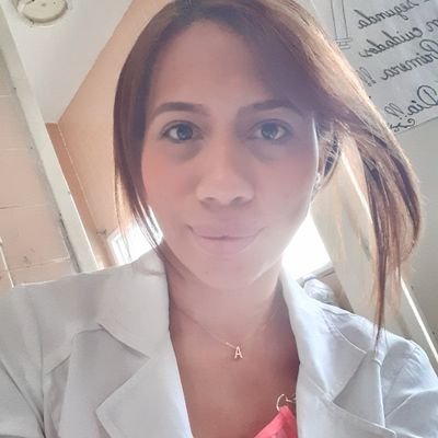 Médica Cirujana LUZ (2015)👩🏻‍⚕️
Cirujana General y laparoscópica LUZ (2021)👩🏻‍⚕️
Amo a mi familia 👨‍👩‍👧
🇻🇪